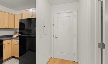 800 4th St SW, Unit N216 in Washington, DC - Building Photo - Building Photo