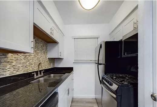 2401 Manor Rd in Austin, TX - Building Photo - Building Photo
