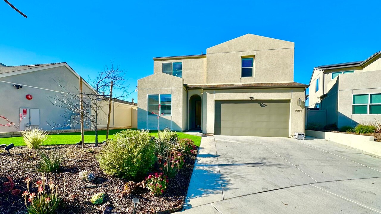 35164 Cooper Pl in Fallbrook, CA - Building Photo