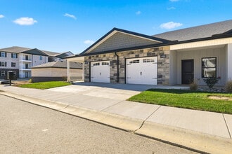 Flats at Twenty in La Grange, KY - Building Photo - Building Photo