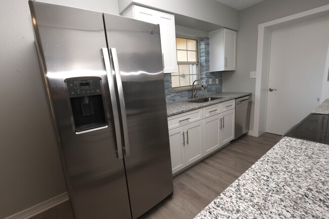 110 N Palm Ave in Palatka, FL - Building Photo - Building Photo