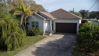 228 Herada St in St. Augustine, FL - Building Photo
