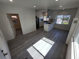 2625 J St in San Diego, CA - Building Photo