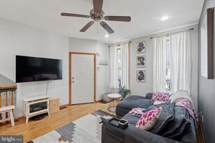 1522 Brown St in Philadelphia, PA - Building Photo