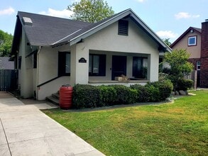 1710 Oakwood St in Pasadena, CA - Building Photo - Building Photo