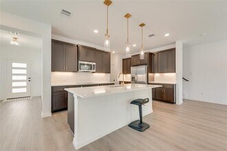 6904 Gorman Fls Trl in Dallas, TX - Building Photo - Building Photo