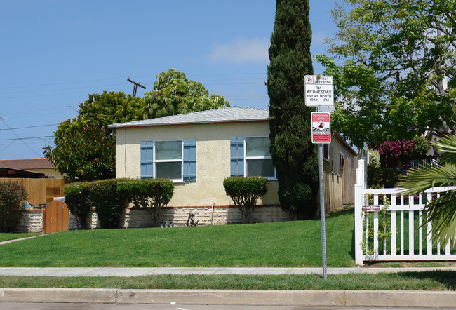 850-856 Emerald St in San Diego, CA - Building Photo - Building Photo