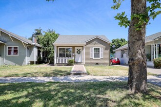 2529 27th St in Sacramento, CA - Building Photo - Building Photo