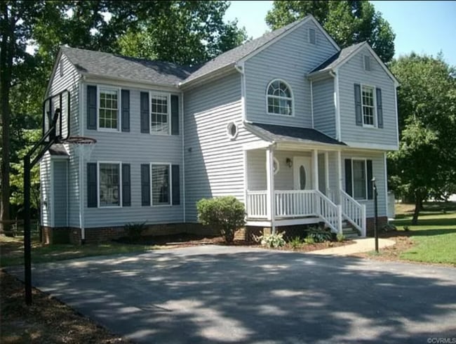 property at 5601 Silver Fox Ln