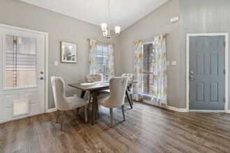 117 Chapel Hill Cir in San Antonio, TX - Building Photo - Building Photo