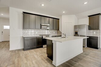 7902 Marconi Corsco Dr in Richmond, TX - Building Photo - Building Photo