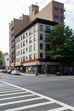 Greenwood Plaza in Brooklyn, NY - Foto de edificio - Building Photo