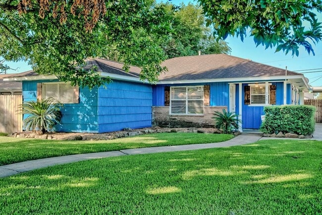 property at 215 34th St