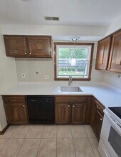 338 Dunfey Ln in Windsor, CT - Building Photo - Building Photo