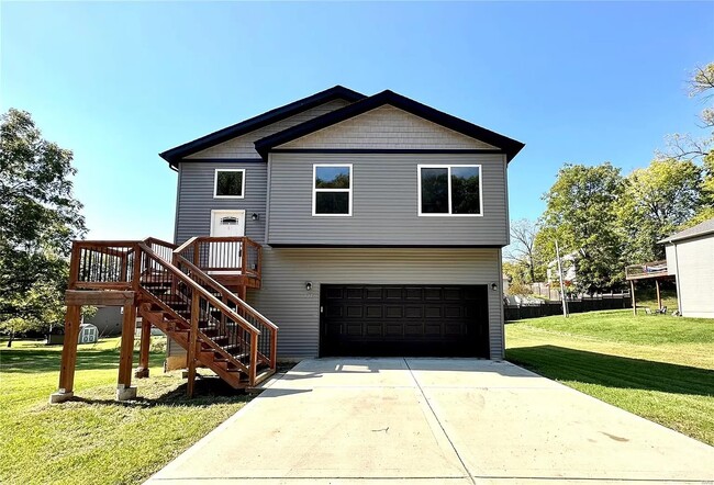 property at 525 S Jefferson Ave