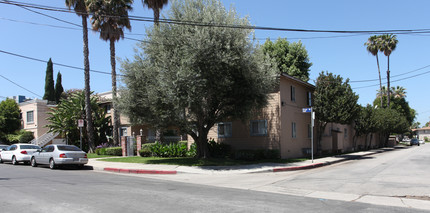 4685 Orion Ave in Sherman Oaks, CA - Building Photo - Building Photo