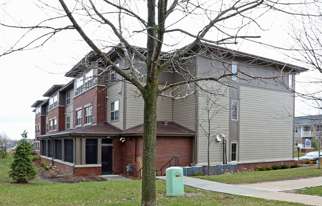 Franklin Meadows in Franklin, WI - Foto de edificio - Building Photo