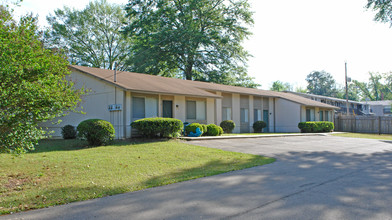 Mission West in Tallahassee, FL - Foto de edificio - Building Photo