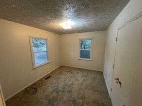 361 Taft St in Laurinburg, NC - Building Photo - Building Photo