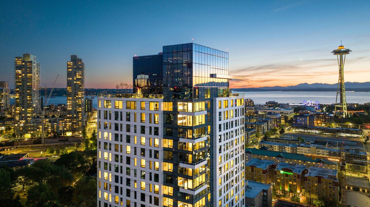 The Waverly in Seattle, WA - Building Photo