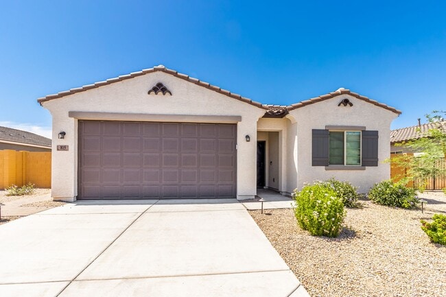 property at 815 E Diamond Dr
