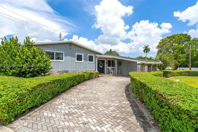 9091 SW 49th St in Cooper City, FL - Building Photo - Building Photo