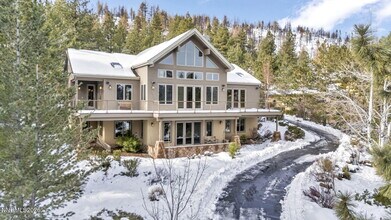 54 Bennington Ct in Reno, NV - Building Photo - Building Photo