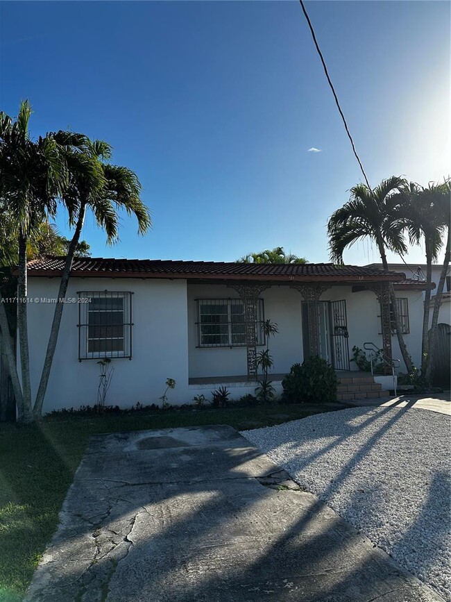 3220 SW 4th St in Miami, FL - Building Photo - Building Photo