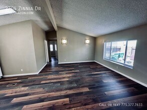 2704 Zinnia Ave in Reno, NV - Building Photo - Building Photo