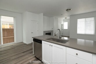 2557 NE Purcell Blvd in Bend, OR - Building Photo - Building Photo