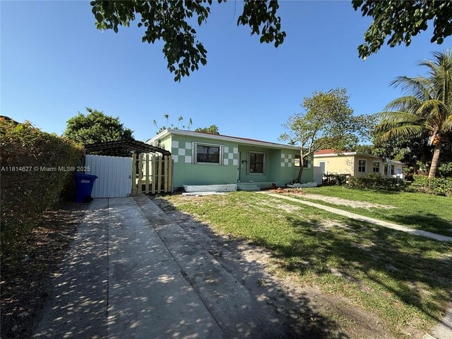 1141 NE 154th Terrace in North Miami Beach, FL - Building Photo - Building Photo