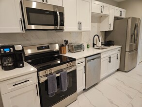 1487 5th Ave in Troy, NY - Building Photo - Building Photo