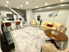 34 Mountain Av in Hamilton, ON - Building Photo - Building Photo