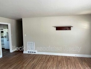 428 W Park St in Cary, NC - Building Photo - Building Photo