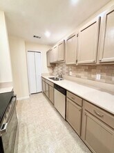 Wow! 2 bedroom, 2.5 bath, two story townho in Altamonte Springs, FL - Building Photo - Building Photo