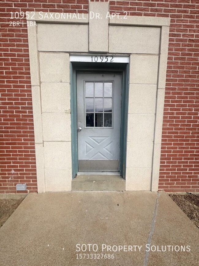 10952 Saxonhall Dr in Bridgeton, MO - Building Photo - Building Photo