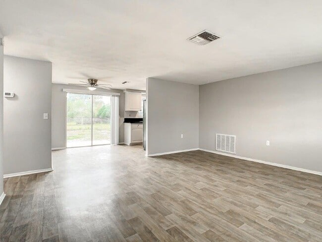 5912 Elena Dr in Holiday, FL - Building Photo - Building Photo