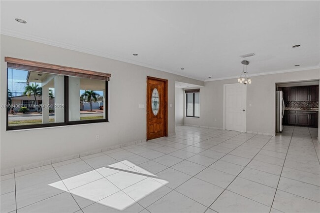 1231 W 60th Terrace in Hialeah, FL - Building Photo - Building Photo