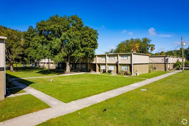 property at 1601 E Alabama St