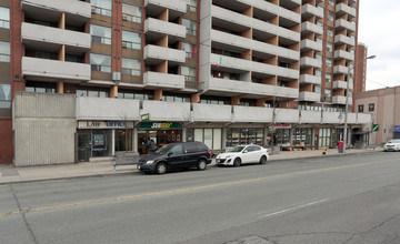 Doug Saunders Apartments in Toronto, ON - Building Photo - Building Photo