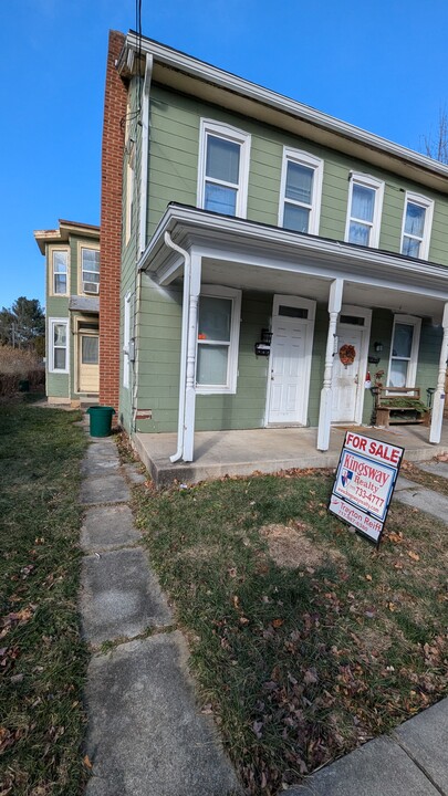 220 Duke St in Ephrata, PA - Building Photo