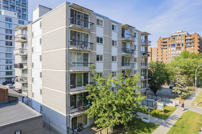 The Emerald in Calgary, AB - Building Photo - Building Photo