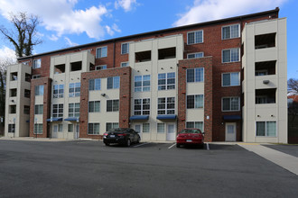 The Larkspur in Arlington, VA - Building Photo - Building Photo