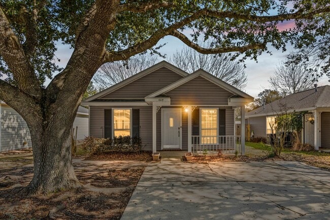 property at 605 Westchase Ct S