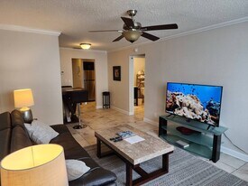 3333 ne 33rd st, Unit 103 in Fort Lauderdale, FL - Building Photo