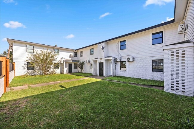 property at 6811 Del Rio St