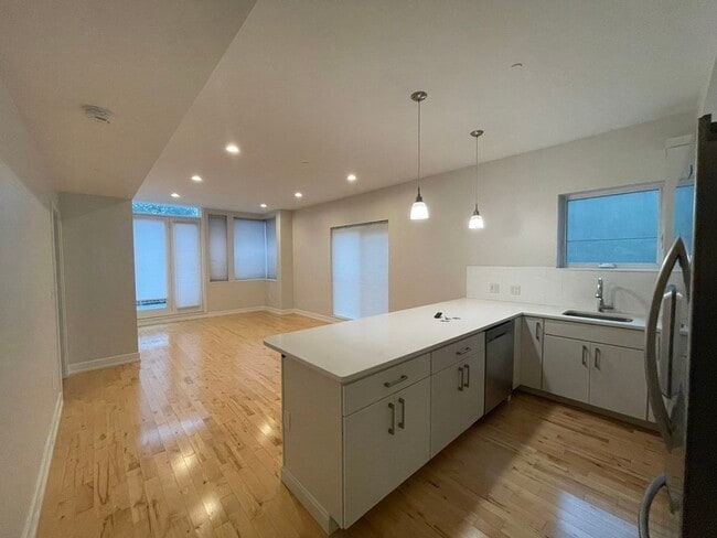 property at 18 White St