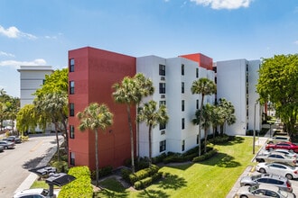 Gibson Plaza in Miami, FL - Building Photo - Building Photo