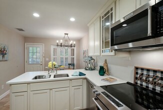 201 Ellwood St in San Antonio, TX - Building Photo - Building Photo