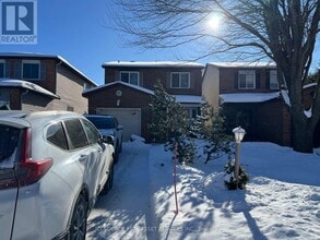 45 Huntsman Crescent in Ottawa, ON - Building Photo - Building Photo